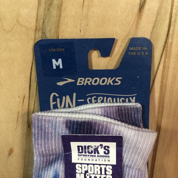 NEW WITH TAGS BROOKS UNISEX FUN SERIOUSLY TEMPO CREW SOCKS PURPLE MEDIUM M - Picture 2 of 5